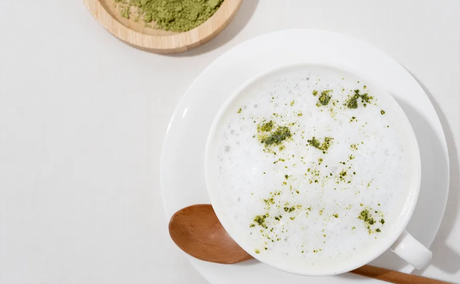 ヨーグルトにモリンガを混ぜたイメージ画像